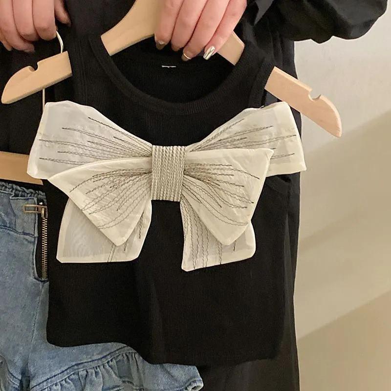 Stylish Summer Girl's Outfit Set Featuring Bow Tie Knit Vest And Frilled Denim Shorts