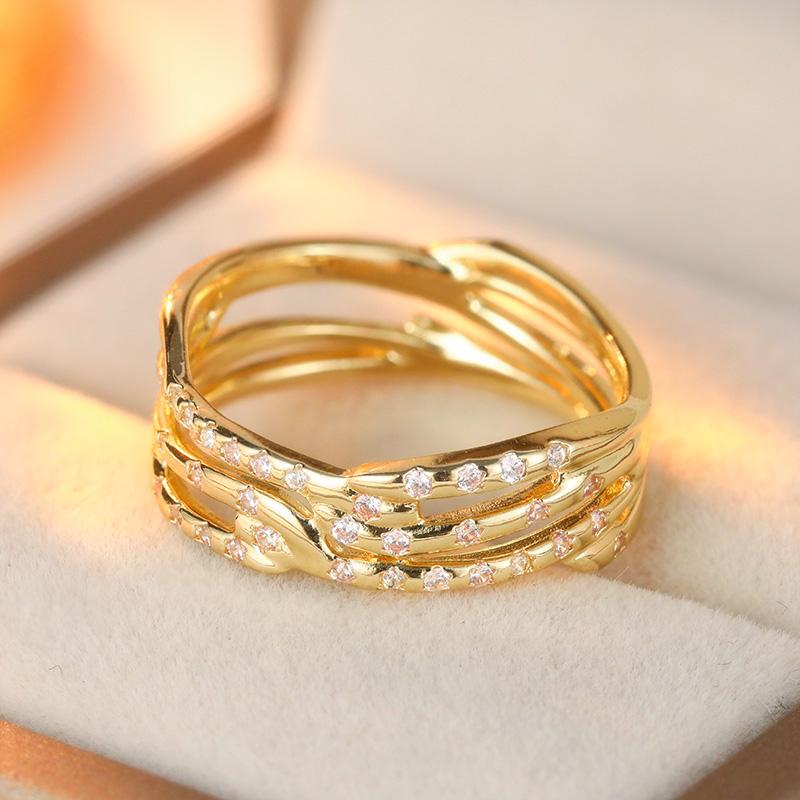 Vintage Inlaid White CZ Women's Ring Classic Gold Color Geometry Daily Wear Party Jewelry Anniversary Gift