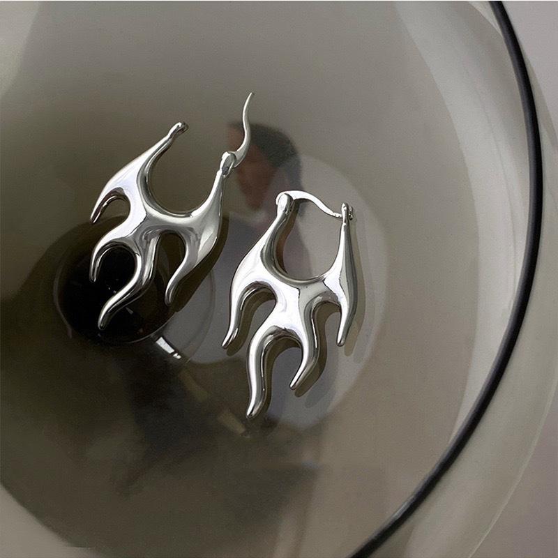 Gothic Punk Metal Flame Creative Earrings Neutral Exaggerated Irregular Geometric Perforated Earrings Daily Jewelry Gifts