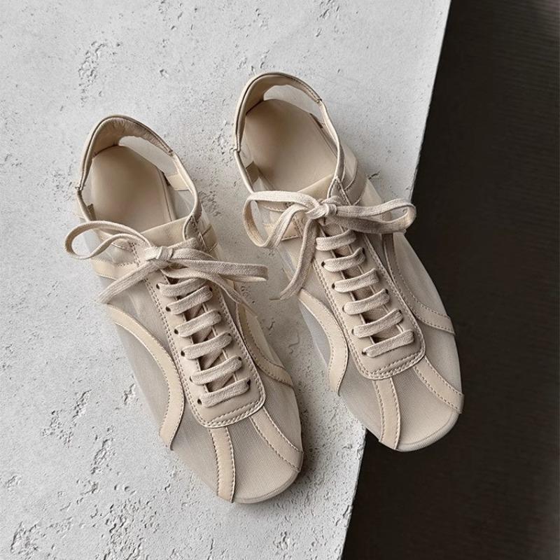 

Versatile version! Breathable soft-soled mesh sneakers women s fashion niche flat shoes lace-up casual 35