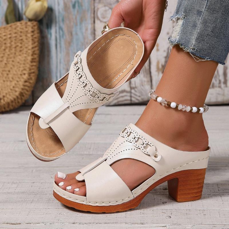 Fashion 2025 Fashion Shoes Female Open Toe Women's Slippers Summer Casual New Plus Size Versatile Non-Slip Best Seller Sandals Slippers