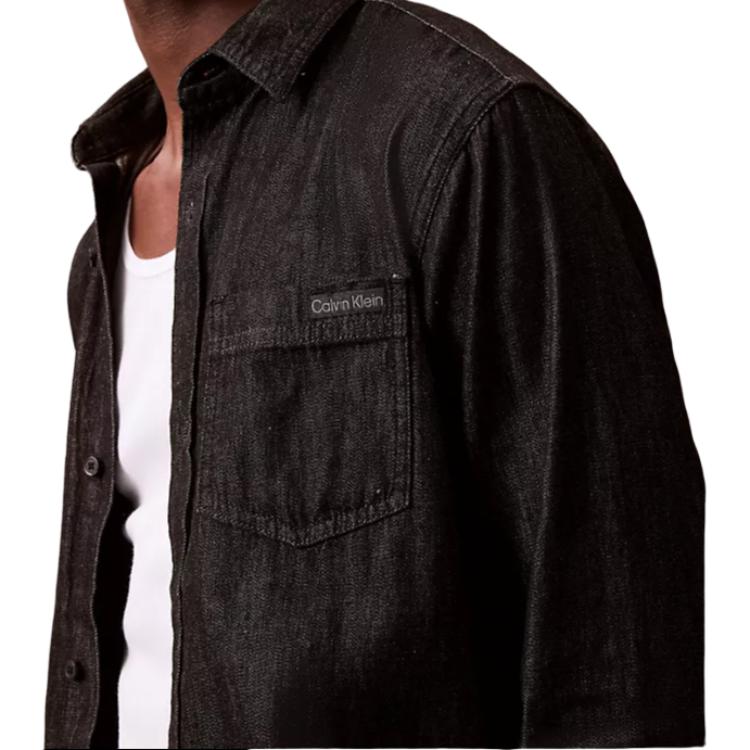 Calvin Klein Jednobarevná ležérní pohodlná košile s špičatým límcem a dlouhým rukávem Pánské košile Černá 40EM789-001