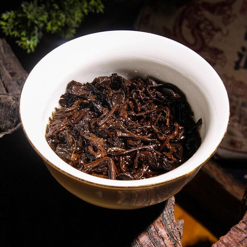 357g Yunnan Pu'er Zralý čajový dort Menghai Starověký zlatý pupen Zralý čajový dort Ripe Pu