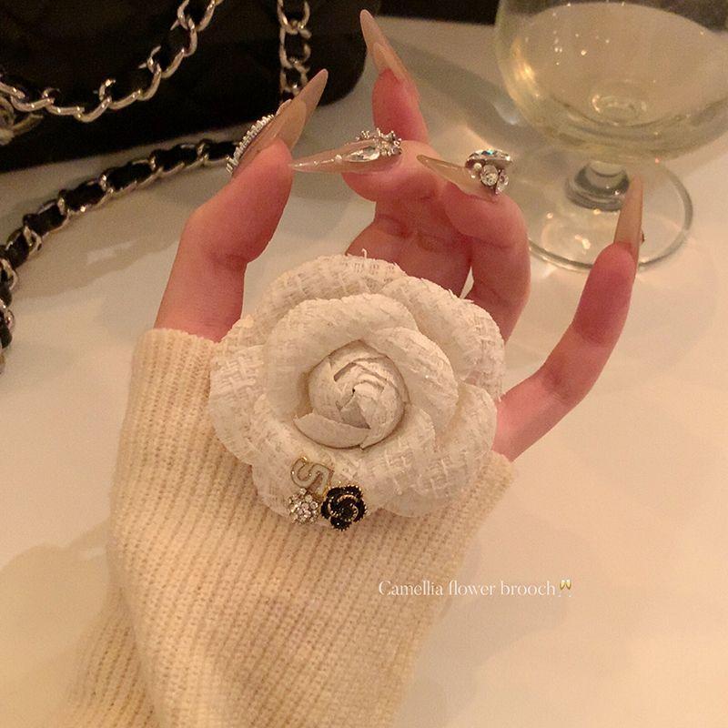 

Milan Pictorial ~ French Classic Style Camellia Brooch Female Fancy Fashion Elegant Pin Classy Ornament White Camellia Brooch
