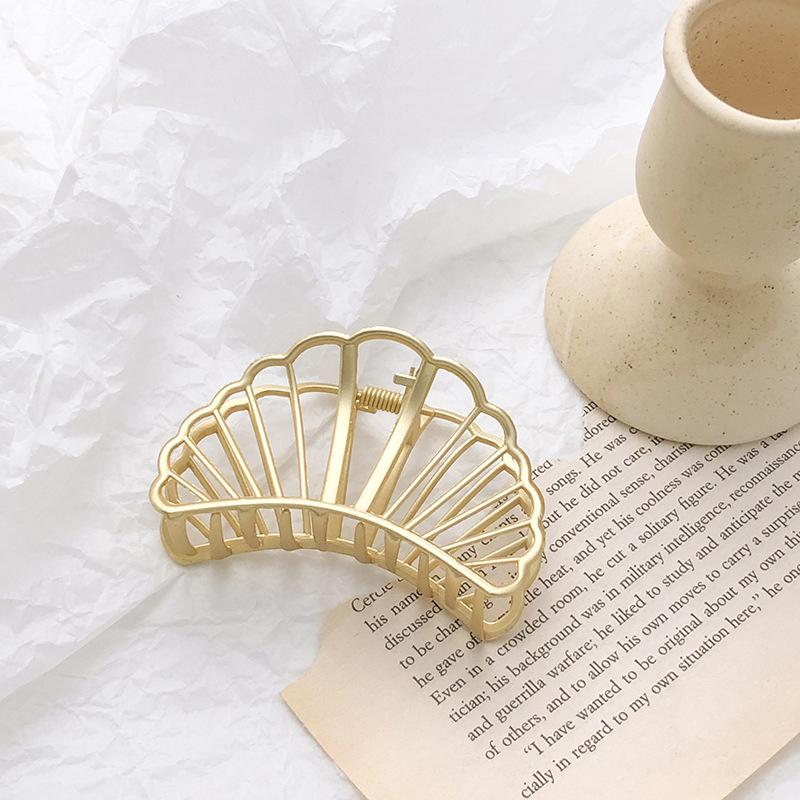 Women Fashion Gold Hollow Geometric Hair Claw Retro Hair Clips Barrette Hair Crab Hair Clips Headband Hairpin Hair Accessories