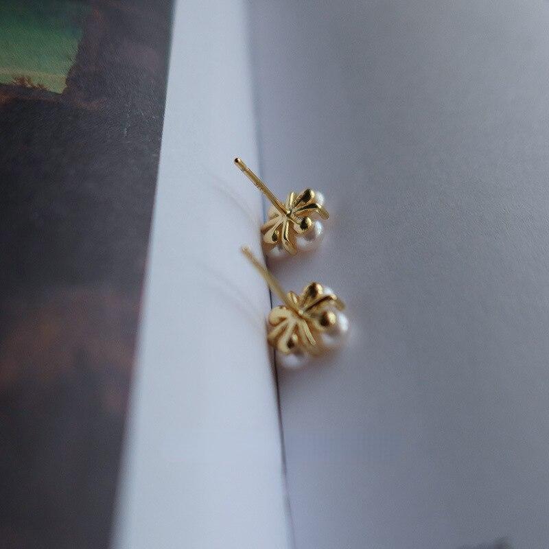 Retro Style New Four Leaf Grass Fresh Water Bright Pearl Earrings 925 Silver Ear Pin EARRINGS Metal Earrings