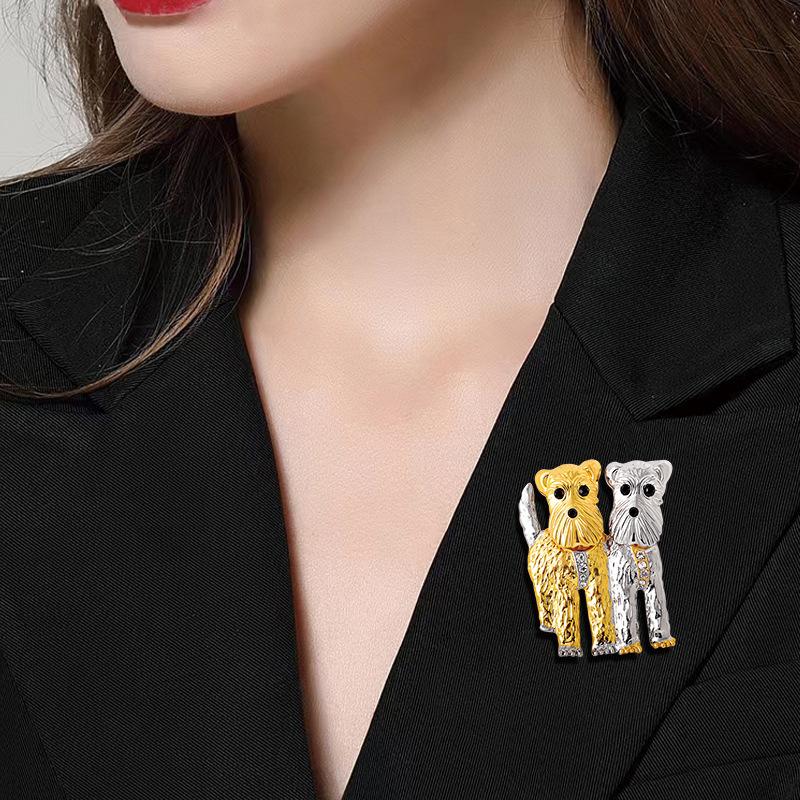 European and American retro puppy brooch, alloy, metallic texture, high-end animal brooch, pin, versatile buckle for clothing