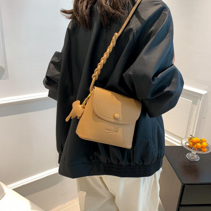 Casual Retro Small Bucket Bag, New Women's Bag, Popular Versatile Messenger Bag, Fashionable Commuter Small Square Bag