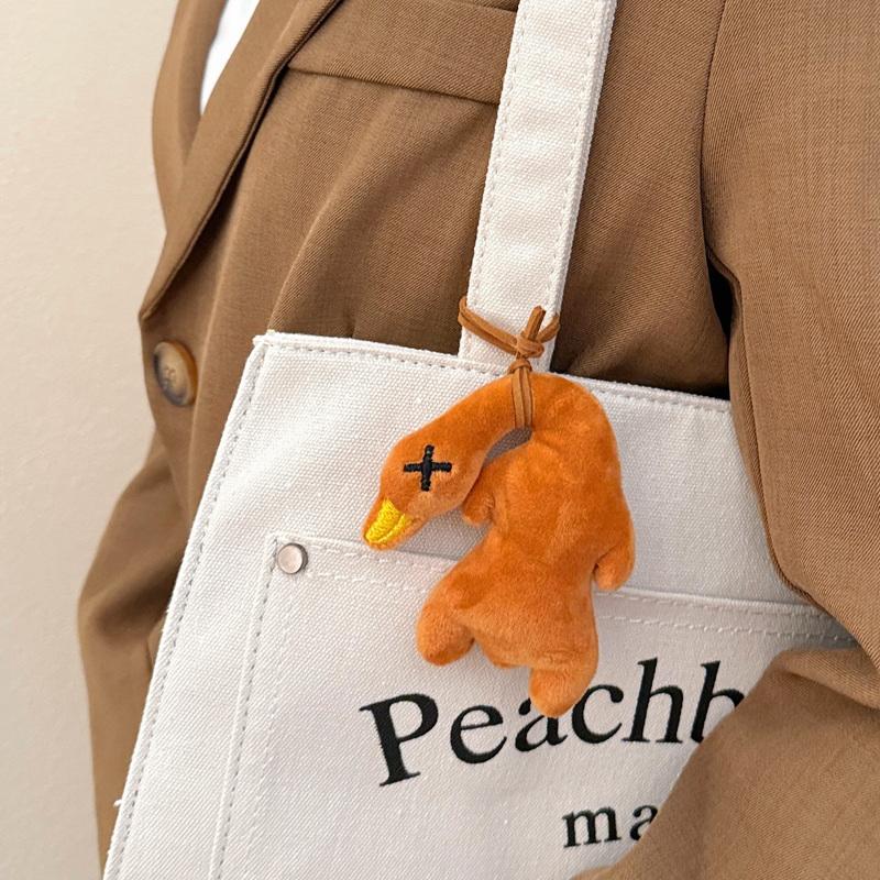 Wholesale Holiday Gifts Hot Funny Goose Keychain Squeak Pendant Cartoon Backpack Hanging Ornament Accessories Fashion Gifts