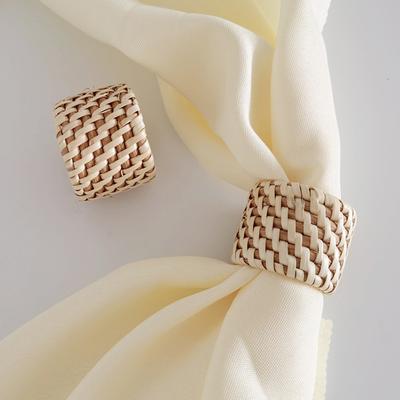 Rattan Woven Napkin Ring Handcrafted Woven Design Rustic Napkin Ring Buckle Closure Reusable Napkin Ring Holder Table Decor
