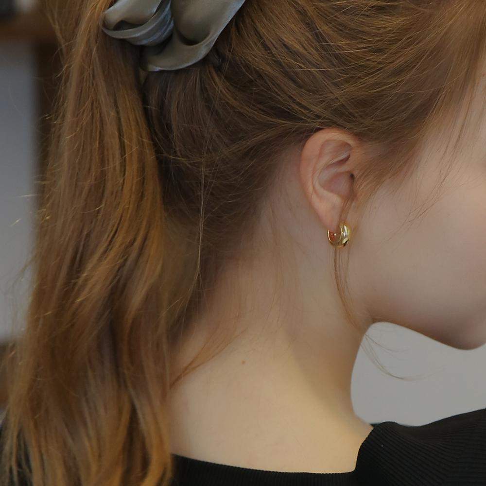 Dieuamour Iz Classic Earrings