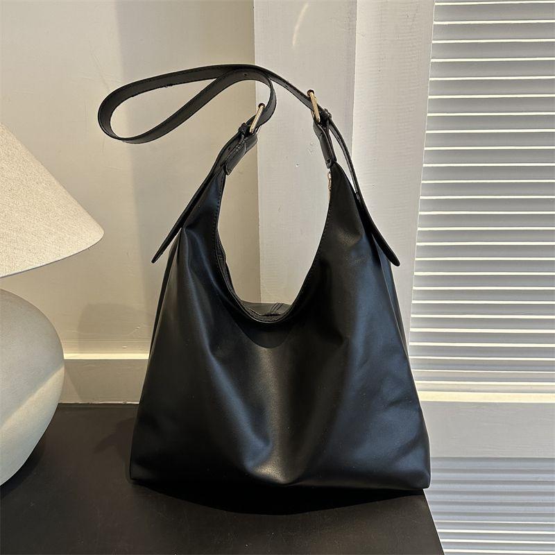 

Женская сумка Минималистичная Мягкая кожа Ретро Кроссбоди Подмышечная сумка Black