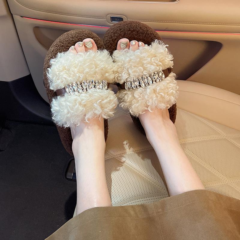 Fashion Thick Soled Hairy Slippers for Women's Outdoor Wear 2025 Autumn New Fashion Women's Belt Buckle Lazy Casual Teddy Curly Slippers