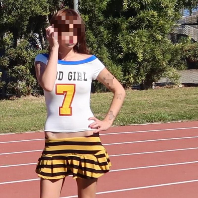 חולצת טי אירופאית ואמריקאית לקיץ, רחוב, רעננה, רטרו, מודפסת באותיות, עם כתף אחת