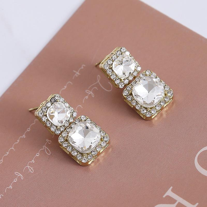 Elegant 3D Square Stud Earrings with Imitation Diamonds - Dangle Design for a Sophisticated Look