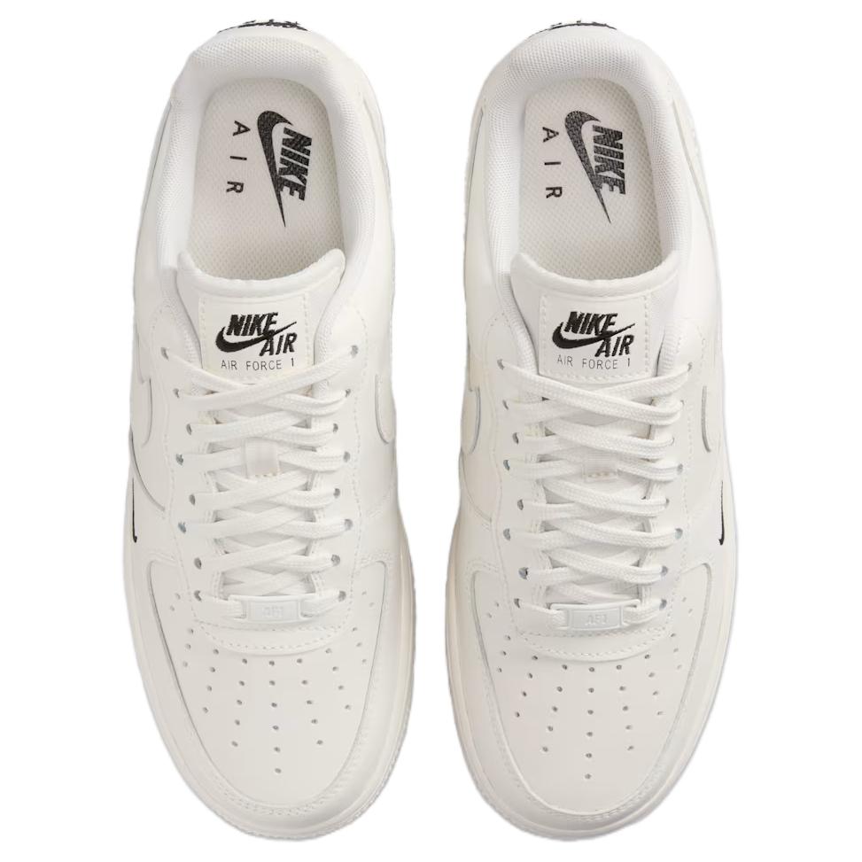 Nike נעלי סניקרס לנשים אייר פורס 1 07 אסנשיאל מפרש שחור קרם HF1058-133