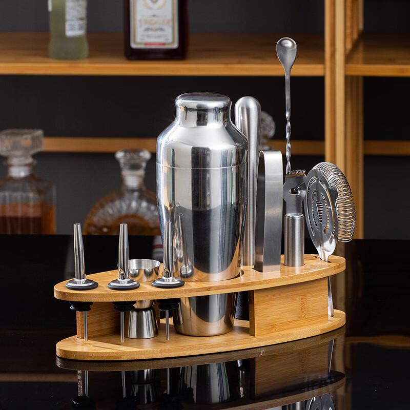 

700ML Cocktail Shaker with Fish Bamboo Base
