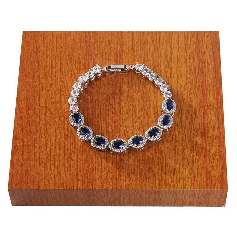 2026 Zirkonkristall-Armband, Personalisiertes leichtes Luxus-Nischen-Ins Exquisiter High-End Neuer Schmuck.