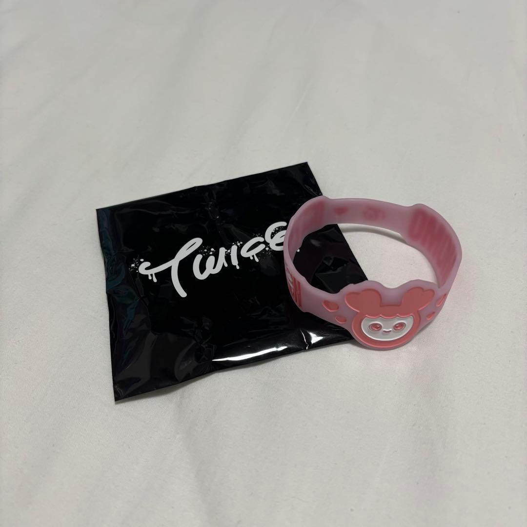 

[USED] TWICE Momo Random Rubber Band