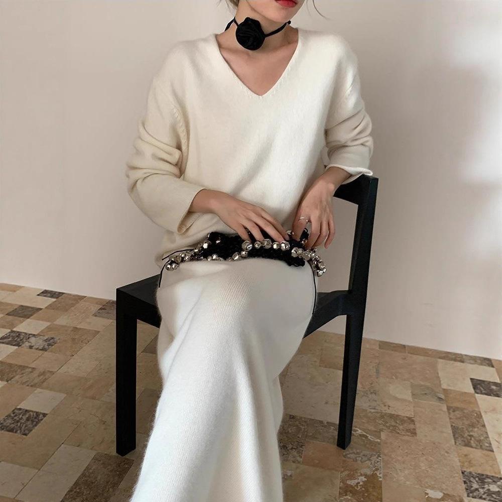 Foreign Style Age-reducing Knitted Suit Autumn and Winter New Loose V-neck Sweater Women's Elastic Waist Fishtail Skirt Two-piece Set
