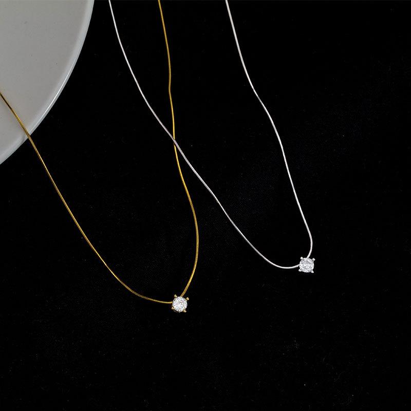 2023 Exquisite Four-Claw Zircon Stone Sterling Silver Necklace – Light Luxury Niche Clavicle Chain Trend