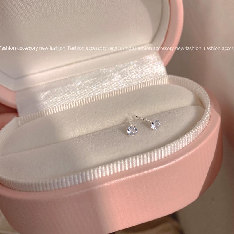 Small and fashionable zircon stud earrings, simple and cold wind silver needle earrings, new trendy fashion commuter earrings, women