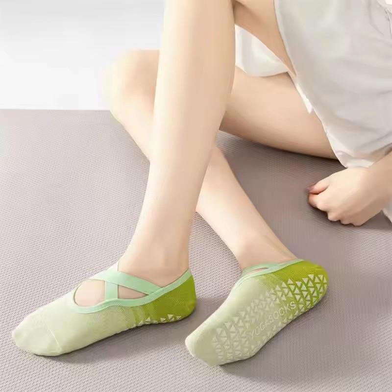 1 Pair Gradient Silicone Yoga Non Slip Socks for Women's Pilates Fitness Grip Strength Indoor Dance Sports Socks