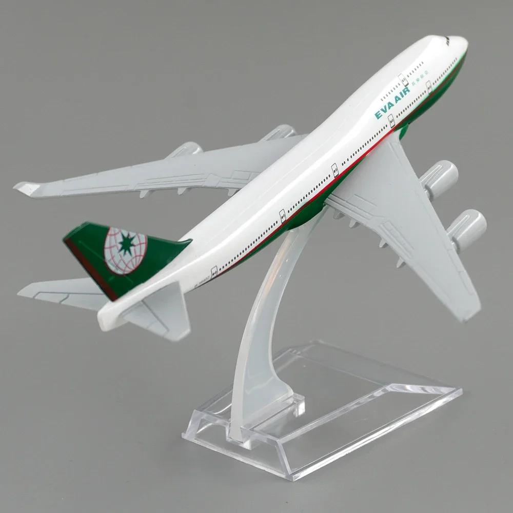 B747 Eva Air 1:400 Scale 16cm 747 Aircraft Model Airplane With Base Alloy Plane Model For Collectible Souvenir Show Gift Decorat