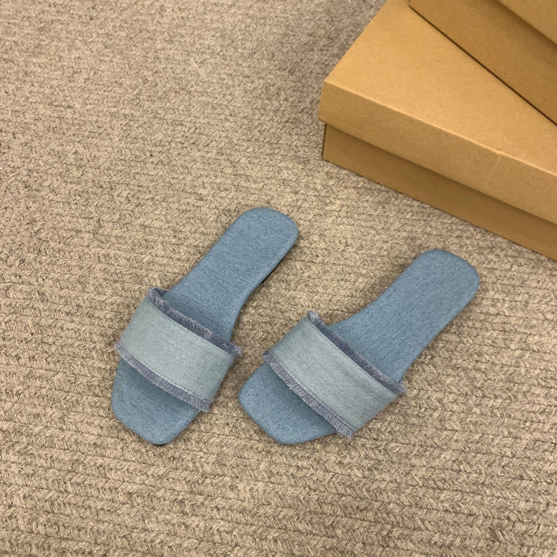 

Flat bottom one-word fashion cool slippers summer new retro open-toed outer slippers light 40 джинсовый синий