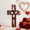 Handgefertigtes Holzkreuz in Herzform, verschlungen, handgeschnitzt, ausgeschnitten, Hochzeitskreuz, Heimdekoration für Paare, Ehepartner
