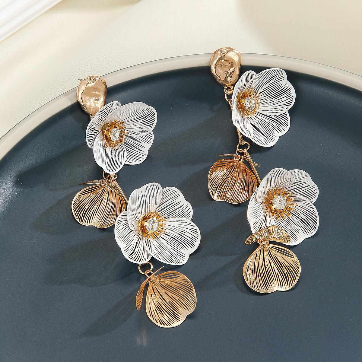 

Модные висячие серьги для женских украшений