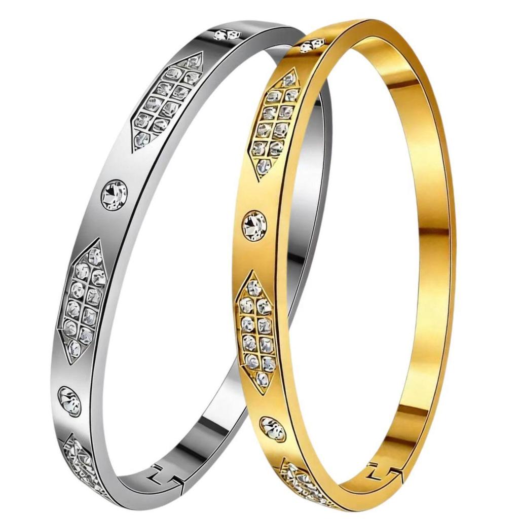 Elegant Women's Titanium Steel Bracelet: Non-Fading Gold-Plated European and American Design