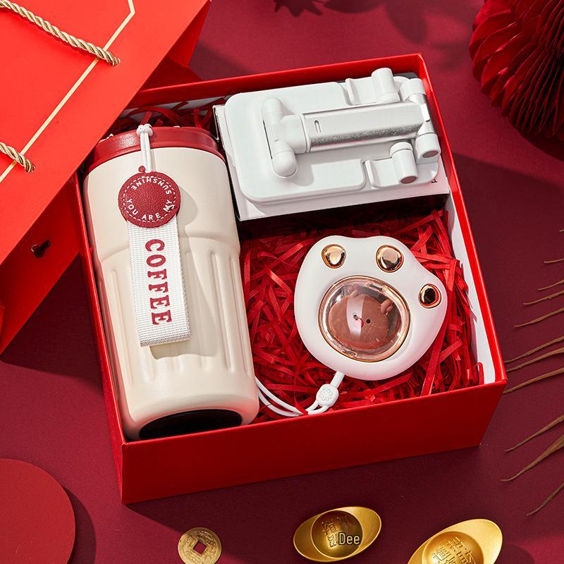 Employee and Client Gifts: Practical Souvenirs for Annual Meetings, New Year, and Weddings
