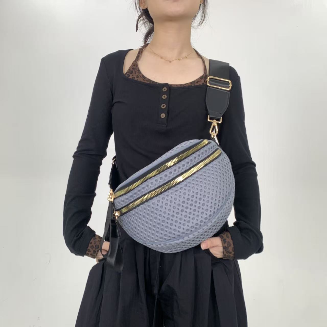 Women s Mesh Minimalist Casual Multi-layer Crossbody Bag, Versatile and Personalized Single Shoulder Handbag серебряный серый