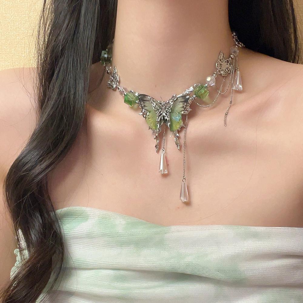 Girl's Green Butterfly Necklace with Imitation Crystal Beads, Tassel Collarbone Chain, Exquisite and Fashionable Necklace, Girl's Gift