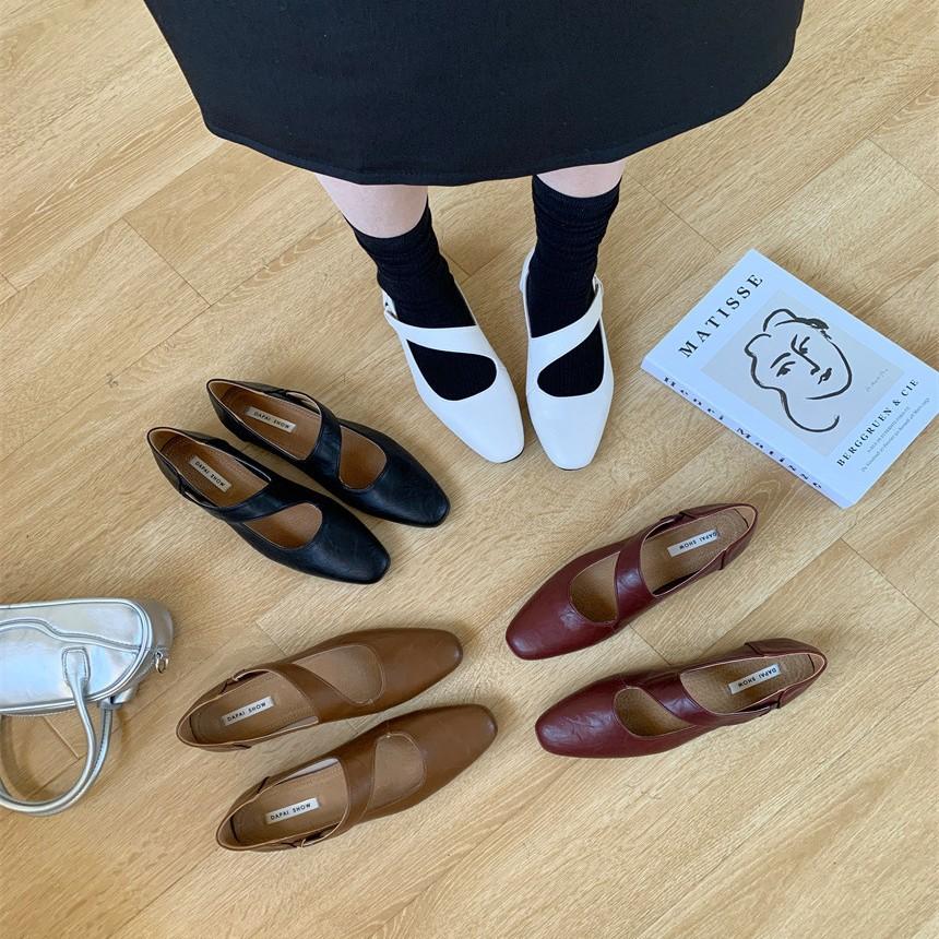Retro style low-heeled Mary Jane shoes women's spring 2025 new square head shallow mouth soft leather beanie ladyshoes work shoes
