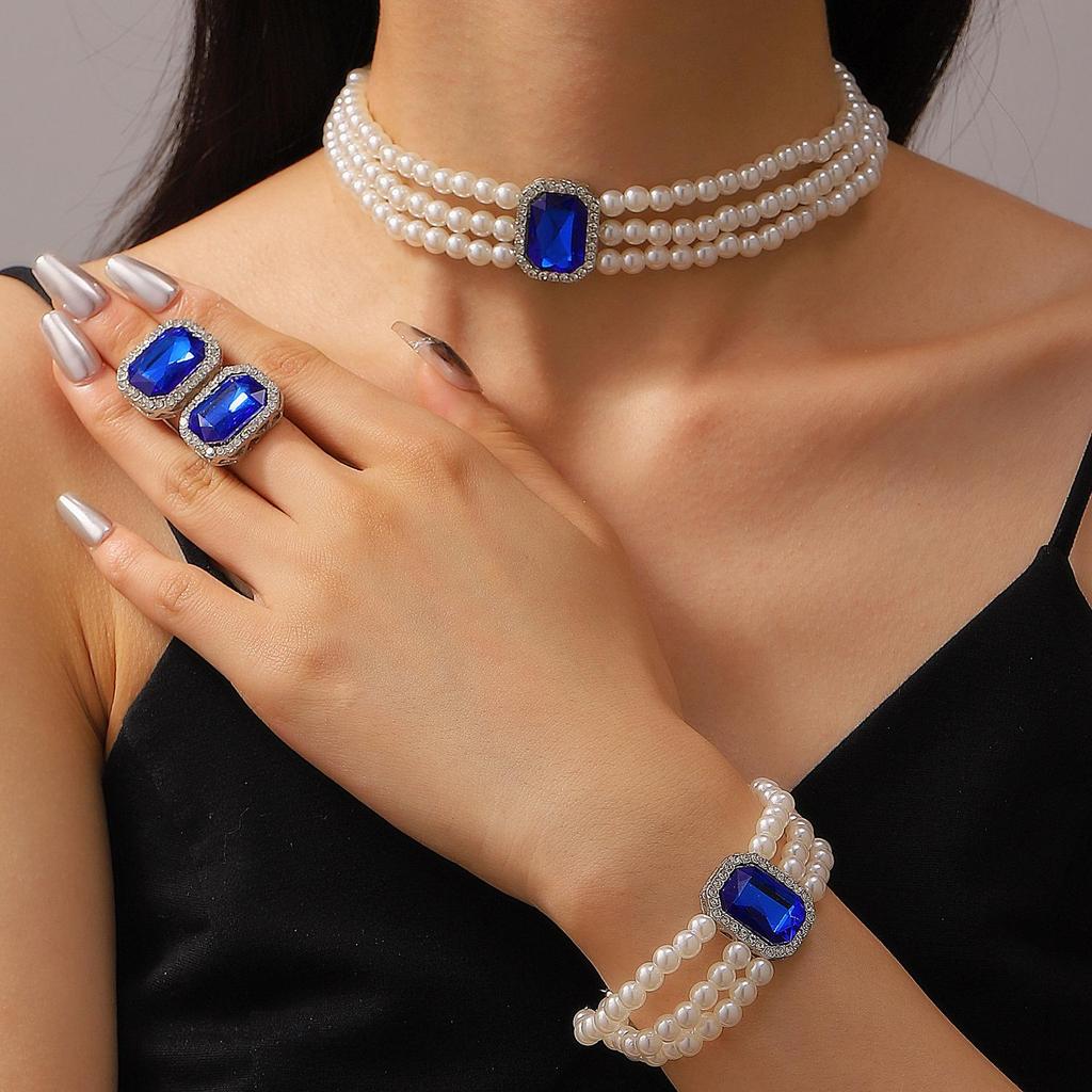 Set di Gioielli Multi-Strato in Perle e Cristalli Moda Europea & Americana: Collana, Orecchini e Bracciale