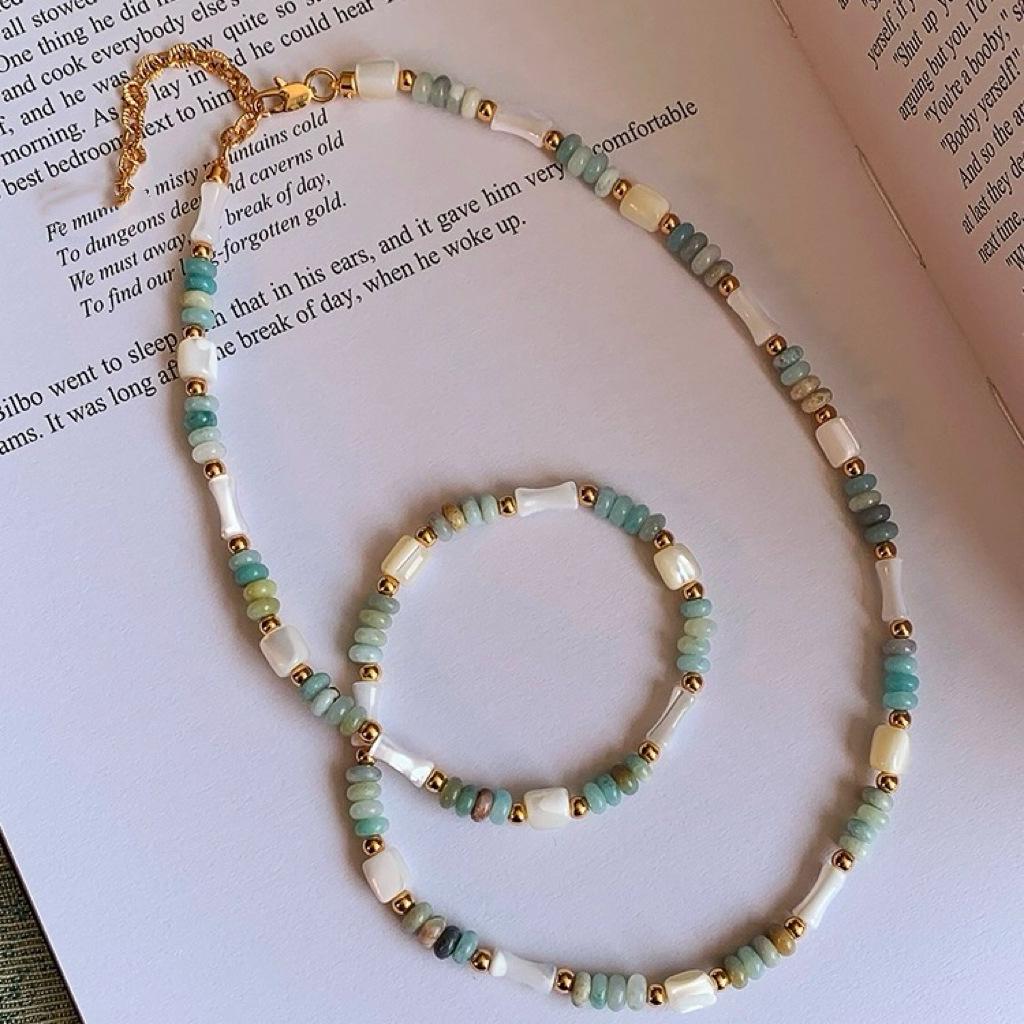 Elegant Green Stone & Mother-of-Pearl Bamboo Necklace – Women's Mixed Metal Choker