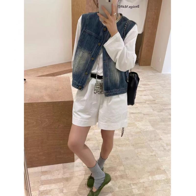 Stylish Chic Retro Denim Vest - Women's Distressed Short Sleeveless Jacket for Spring/Autumn