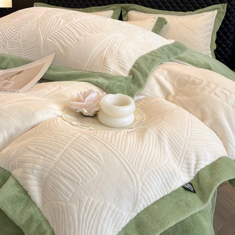 Matte Velvet 4-Piece Set: Non-Static, Solid Color, Wide-Edge Embroidery, Autumn/Winter Plus Velvet Fitted Sheet.