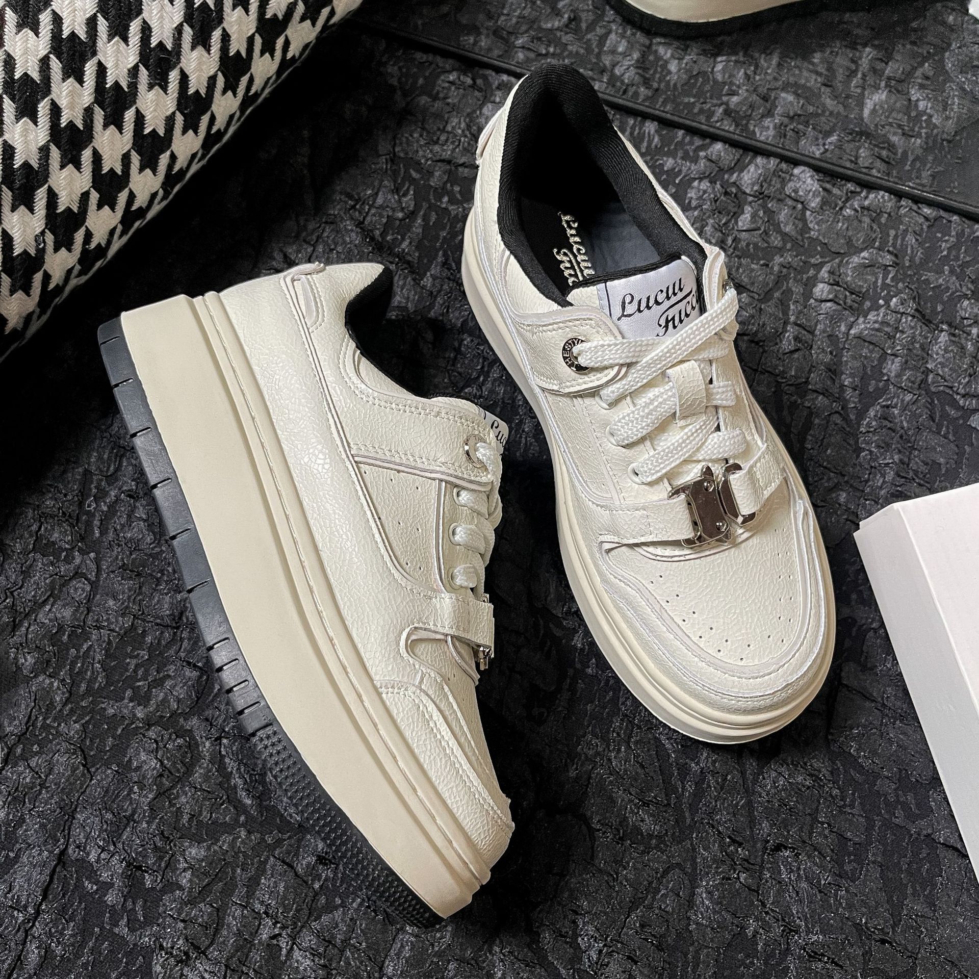 

Обувь больших размеров для мужчин и женщин, одинаковая невидимая стелька, увеличивающая рост, трещины, белые туфли, повседневная обувь на платформе, женская обувь Lock Board для женщин 44 белый