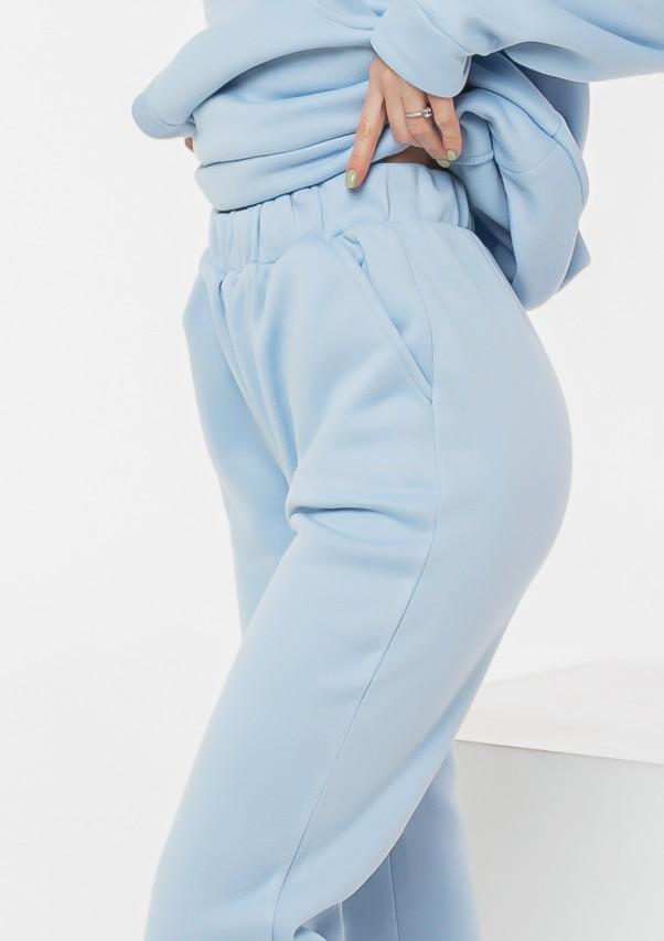 Isolierter Anzug aus der Kampfserie ISSA Plus