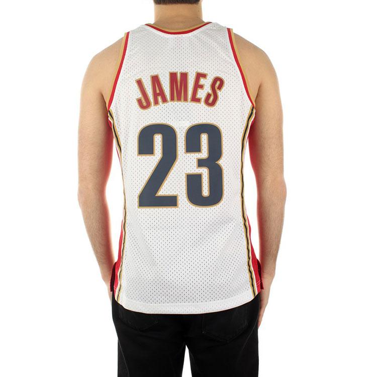 Mitchell & Ness Lebron James Cleveland Cavaliers 2003 04 Swingman Trøje SMJYCP19209-CCAWHIT03LJA