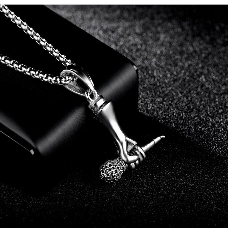 New Jewelry Creative Male and Female Singers Holding Microphone Microphone Necklace Rock Hip Hop Necklace