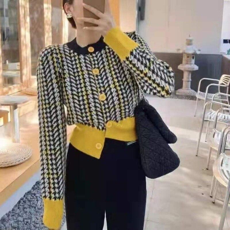 

Однобортный вязаный пуловер с круглым вырезом женский универсальный One Size жёлтый