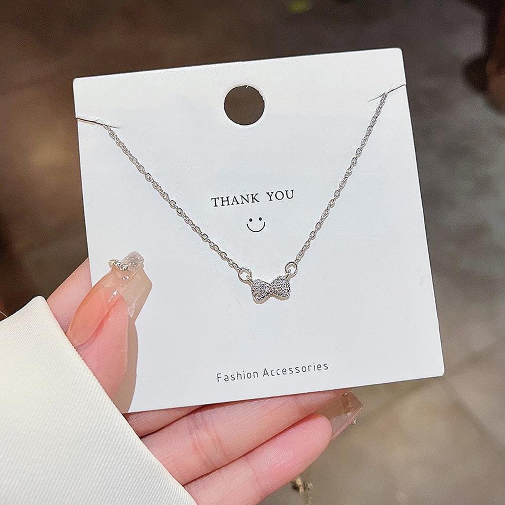 

Высококачественное корейское ожерелье из титановой стали: Невыцветающий, легкий, простой роскошный кулон с цепочкой на ключицу для женщин