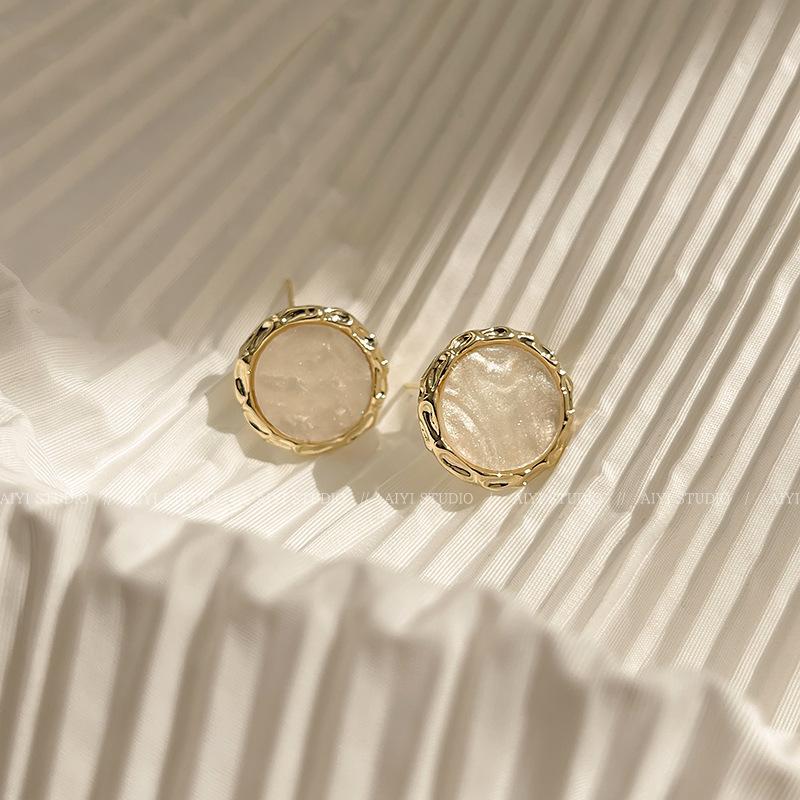 Exquisite Fashion Geometry Square Shell Stud Earring for Women Personality Gold Color Korea Earring Summer Beach Jewelry Gift