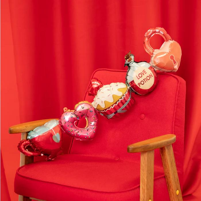 Garland Sweet Love Foil Balloon 101X27Cm