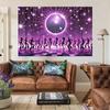 Uno sfondo vivace per una festa da ballo disco con una decorazione murale in poliestere viola