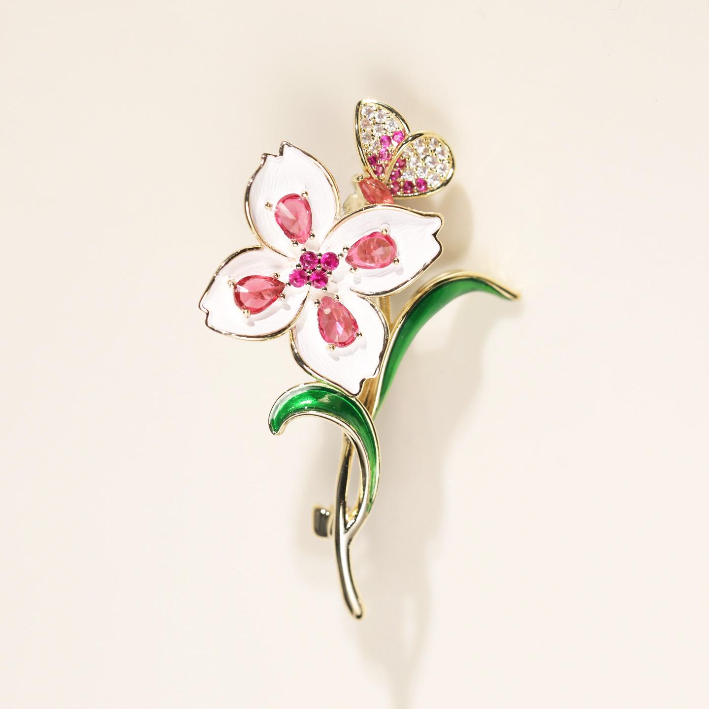 Bo Xin Yun Luxurious Gold-Plated Enamel Clover and Butterfly Brooch